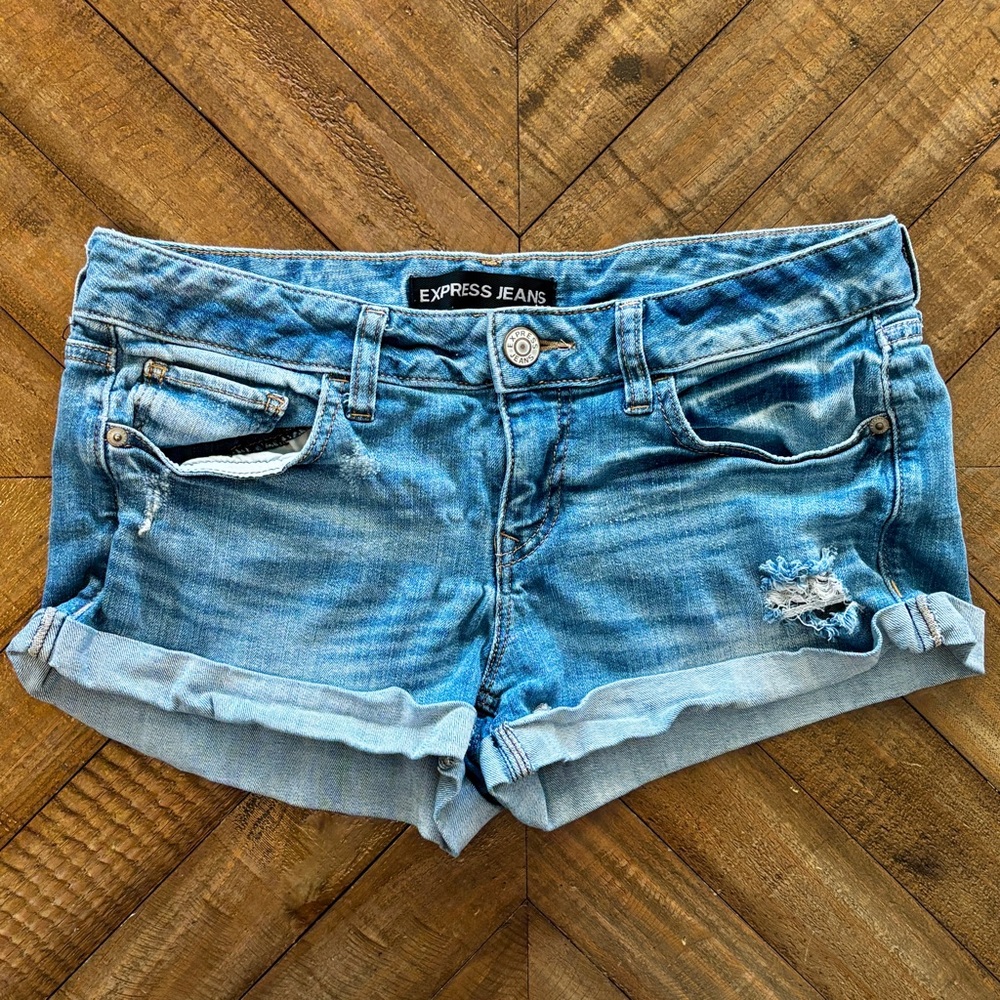 Y2K Express Distressed Low Rise Denim Shorts Women's Size 6 Light Blue Stretch